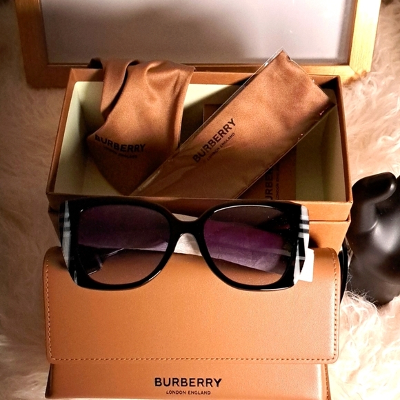 Burberry NWTs Meryl Shiny Black, White Sunglasses main image 12